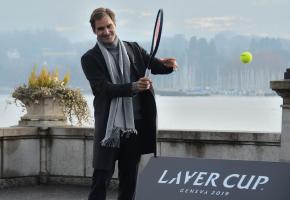 Rodger Federer lors de la promotion de la Laver Cup sur le quai du Mont-Blanc