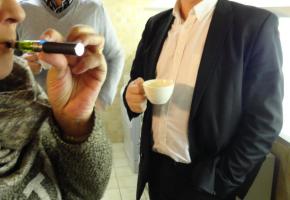On ne peut pas se procurer de la nicotine pour les cigarettes électroniques en Suisse. DR 