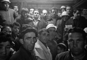 Grève de saisonniers de l’entreprise Murer. A voir dans l’exposition conçue par les Archives contestataires, le Collège du travail et Rosa Brux. 