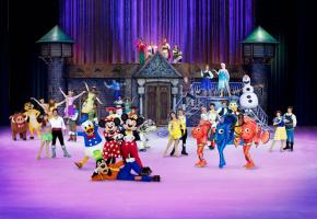 Des patins, des personnages attendrissants, des histoires magiques, c’est la recette de Disney sur glace. DR