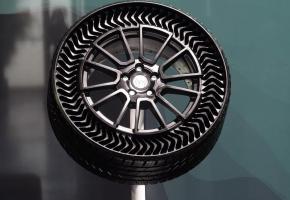 Le futur pneu Uptis de Michelin se passera d’air, diminuant ainsi les risques et l’entretien. DR