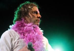 Rieur, fou, drôle, décalé, Philippe Katerine est un artiste unique. DR