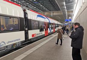 Environ 25’000 voyageurs empruntent chaque jour le train transfrontalier. MP