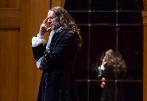 L’acteur français endosse le rôle d’Alceste avec une grande sincérité. SVEND ANDERSEN