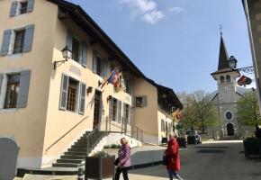 La Mairie de Veyrier. Les maires et les élus municipaux sont des gens admirables. FRANCIS HALLER