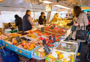 Onze stands alimentaires sont autorisés à s’installer sur la Plaine. 123RF/PONGPIPAT SRIWARALAK