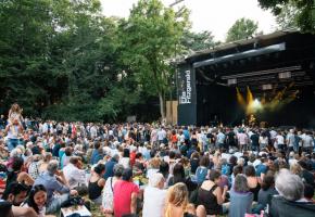 La scène Ella Fitzgerald au parc La Grange. Les concerts de juillet du festival Musiques en été seront probablement annulés. VILLE-GE/PAULINE MAGNENAT