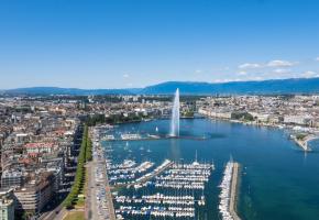 Les touristes pourraient préférer la campagne ou la montagne à la ville. 
