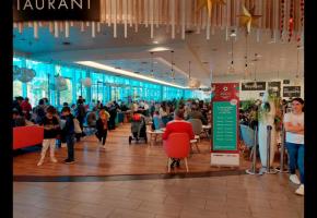 Au premier étage de MParc, enfants et adultes ont répondu présents aux bourses d’échange de vignettes Panini. TR