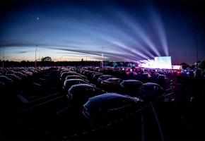 Les drive-in connaissent un retour en grâce du fait de la crise sanitaire. ALLIANZ-CINEMA