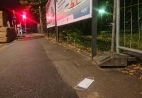 Trop de masques jetés sur la chaussée. MP