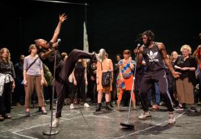 Lors de la dernière édition, le show  «#PUNK 100% POP *N!GGA»  avait mis le feu à La Bâtie. DR