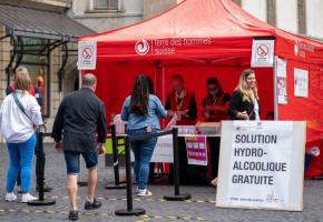 En juin, 6000 personnes avaient bénéficié de gel gratuit. TDHS