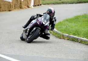 Le tracé mythique permet aux pilotes  de s’éclater en toute sécurité. STéPHANE CHOLLET