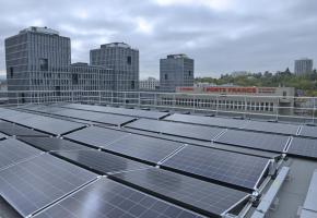 Les panneaux photovoltaïques produisent l’équivalent de la consommation annuelle de 340 ménages. SIG