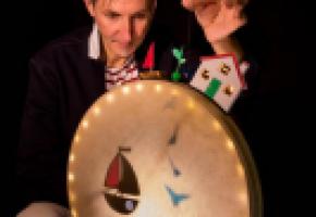 Thierry Bénéteau sollicite les objets du quotidien avec malice. LAURENT TOUZEAU