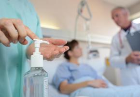 Avec le corps médical, soyons exigeants. Demandons des explications. 123RF/AUREMAR