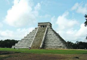Les touristes affluent et les reportages sur les vestiges Maya du Mexique n'ont jamais été si nombreux. 