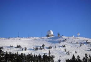 Des paysages magiques qui invitent à la randonnée en raquettes ou en ski nordique. PETER COLBERG