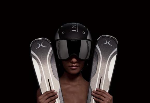 Le ski Indigo est très stylé et aime toutes les neiges. DR Elan présente son édition spéciale Delight Swarovski... avec de vrais cristaux! DR Gros plan sur les cristaux Swarovski. La classe, non! DR Fischer, The Curv, le ski dynamique! DR 