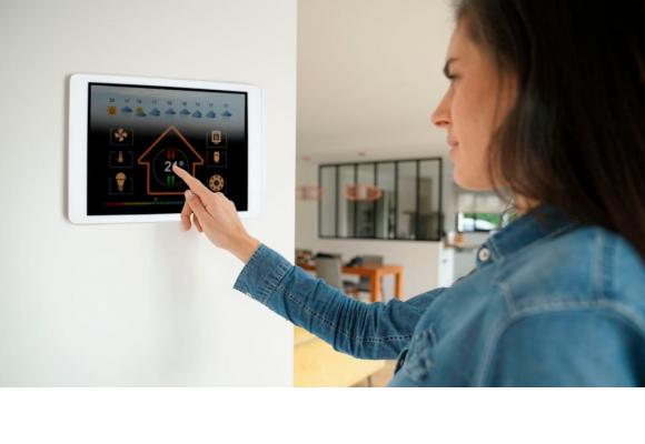 Baisser la température dans chaque pièce permet de réduire sa facture énergétique. 123RF