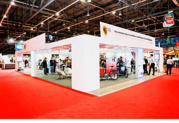 Des spécialistes en e-démarches et tri des déchets attendent le public. ETAT DE GENèVE