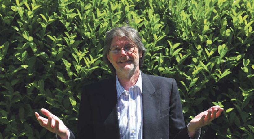 Après 37 ans, Jean Romain, déçu par le systèmem renonce à l'enseignement. 