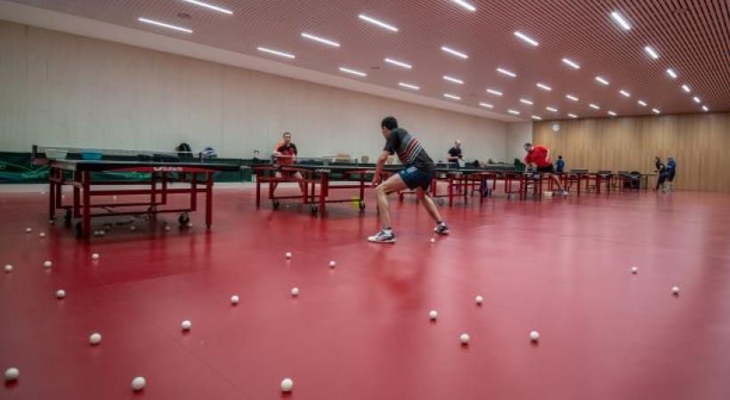 Le club de tennis de table carougeois jouit d’un nouvel espace rutilant. Raymond Marcelli