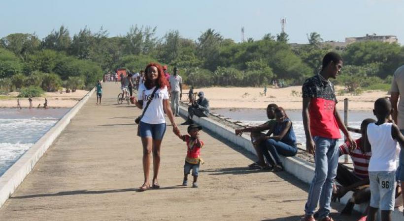 Le ponton Bunthwani, un lieu de promenade apprécié des familles et des amoureux. DW