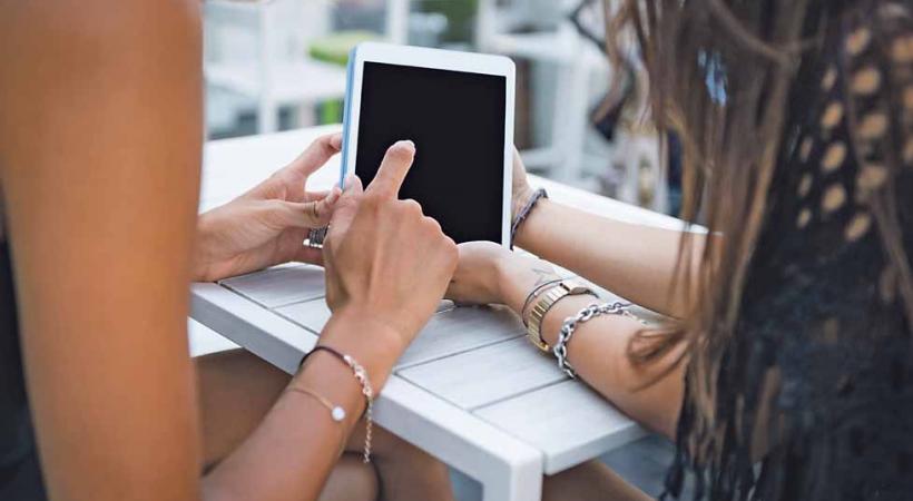 Le WiFi public permet la récolte de données sur des milliers de personnes chaque jour. ISTOCK