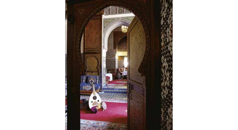 Certains se laissent attirer par le charme des riads.