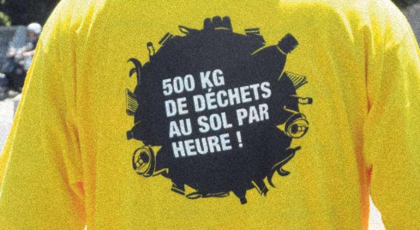 Un membre de la Brigade de propreté en action aux Eaux-Vives. 