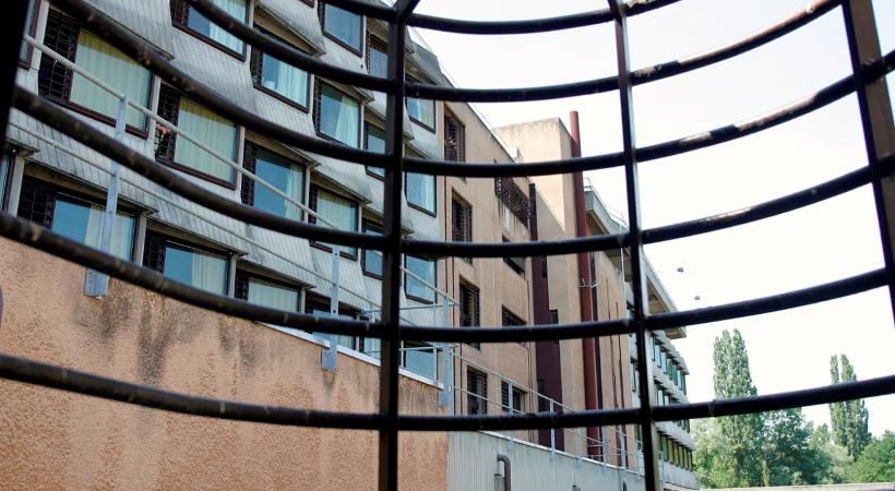 La mise en liberté d’un détenu dangereux, accompagné d’une sociothérapeute, secoue le monde politique. DR 