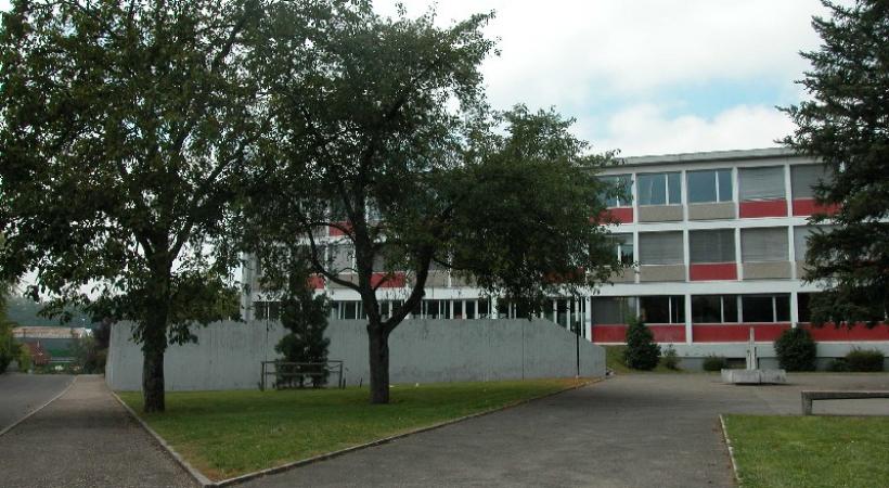 Parmi les différents établissements scolaires qui ont fait l'objet d'un entretien estival, on trouve le cycle d'orientation du Renard. DR