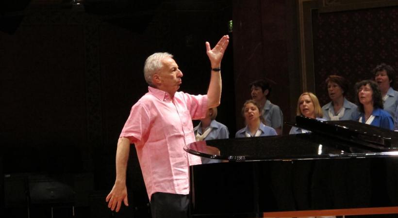 Yves Roure, joyeux créateur et directeur du Chœur de l’Escalade. DR