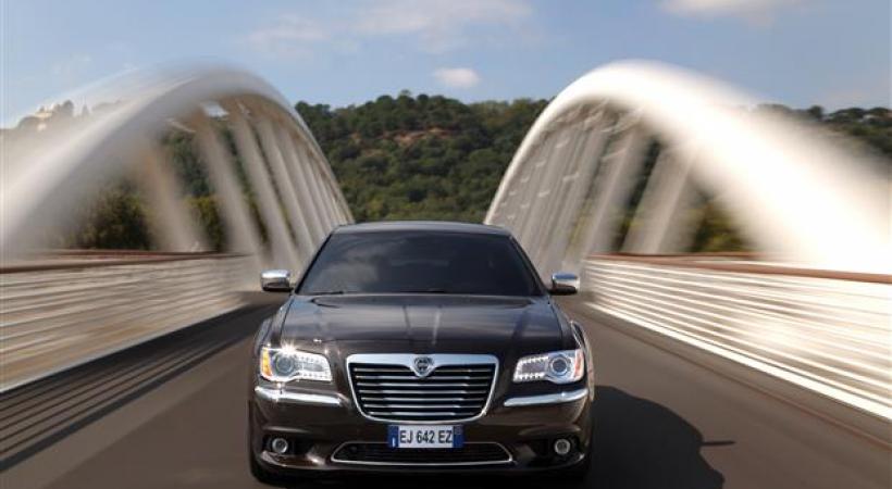 LANCIA THEMA AWD V6 - L'Américaine très italienne