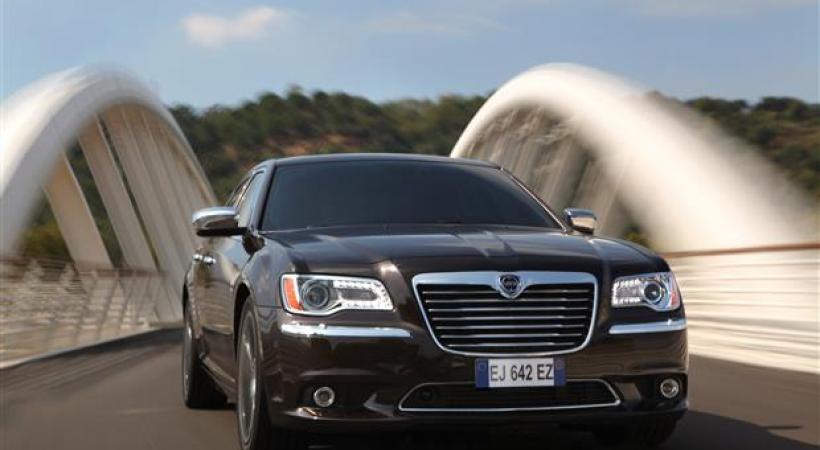 LANCIA THEMA AWD V6 - L'Américaine très italienne