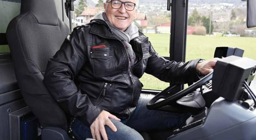 L'ancien conseiller d'Etat PDC au volant de sa nouvelle acquisition, un bus TPG!
