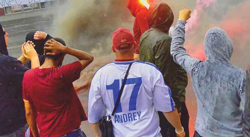 Lundi 1er juin, des supporters du Servette FC réclamaient la démission de Hugh Quennec, président du club . STéPHANE CHOLLET 