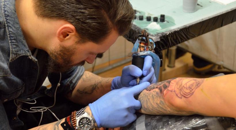 Tous les artistes sont des professionnels confirmés. STEPHANE CHOLLET 