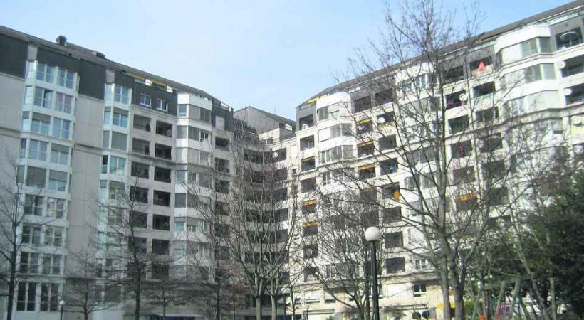 Dans le quartier, les diverses communautés ont encore du mal à communiquer entre elles.