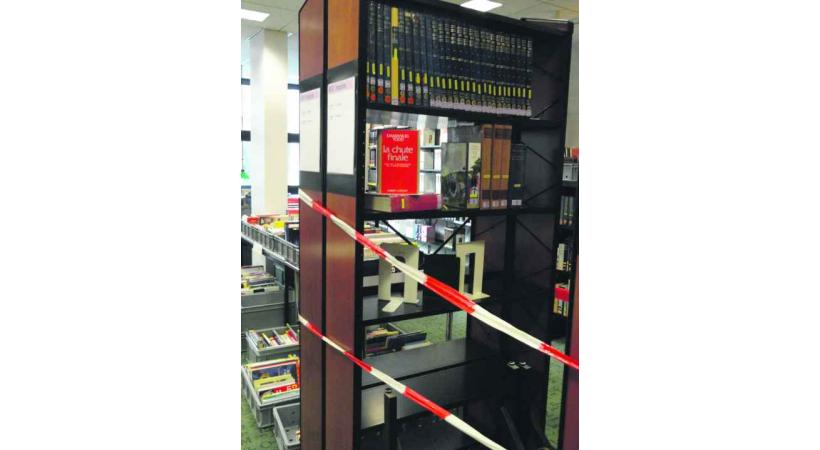 La bibliothèque municipale compte 3400 tablettes et 6800 barrettes métalliques. Le tout sera remplacé.