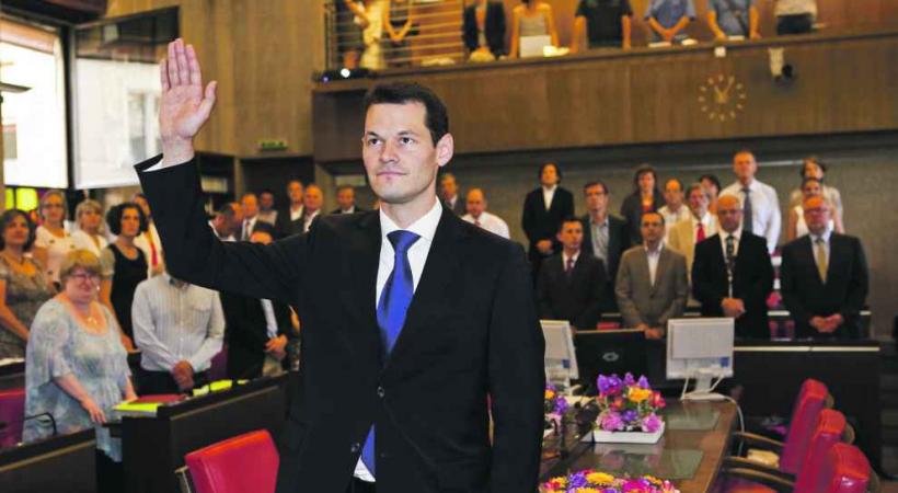 La mission la plus dure attend le ministre fraîchement élu. 