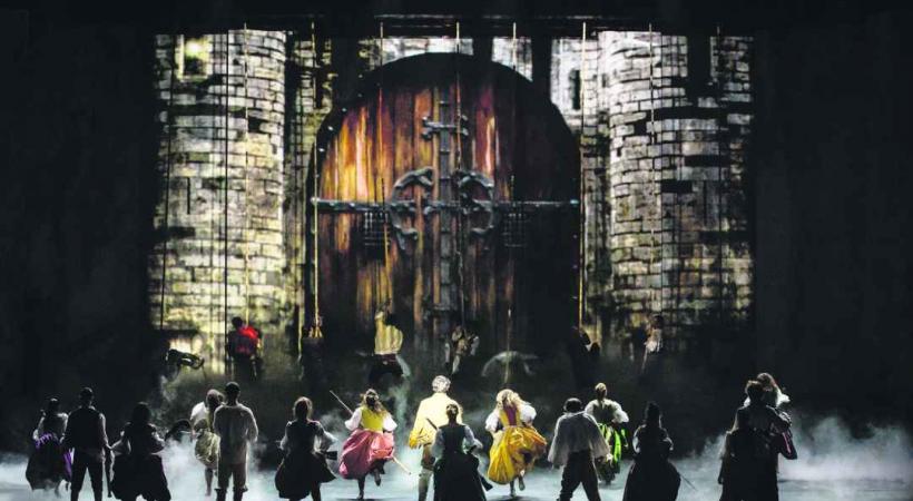 Sur fond de fronde contre les privilèges, une belle histoire d’amour. 