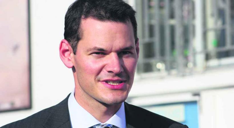 Le nouveau ministre a réussi son coup de propagande de rentrée.