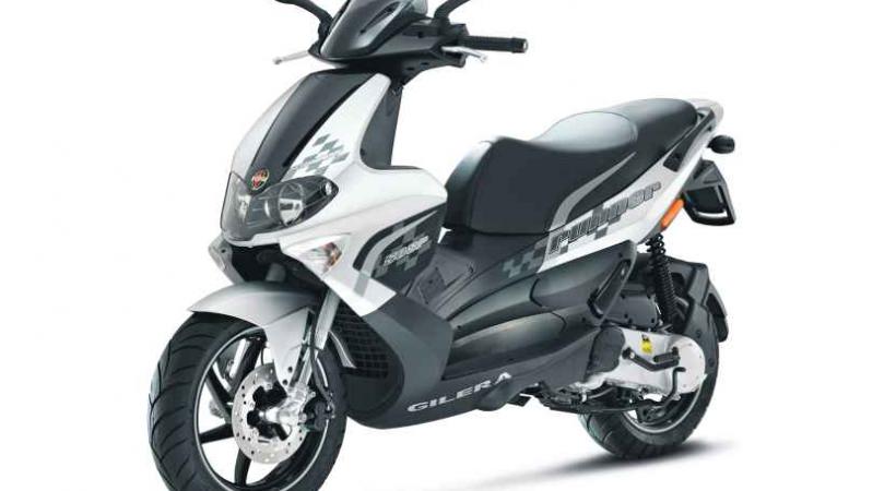 GILERA RUNNER 50 SP - Le fun en noir et blanc