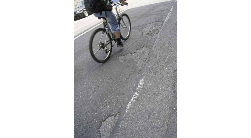 Dans tous les quartiers de la ville, l'état des routes est désastreux. 