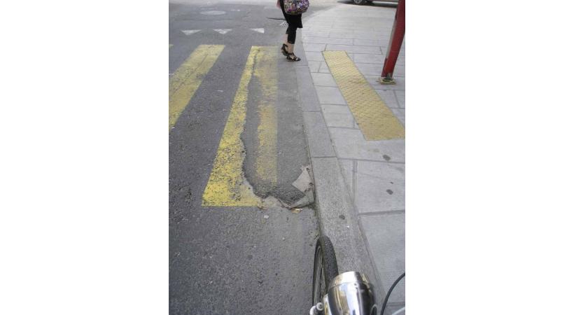 Dans tous les quartiers de la ville, l'état des routes est désastreux. 