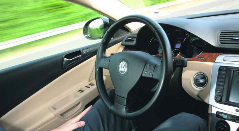 Lâchez le volant et détendez-vous! Votre voiture s'occupe de tout... ou presque! 