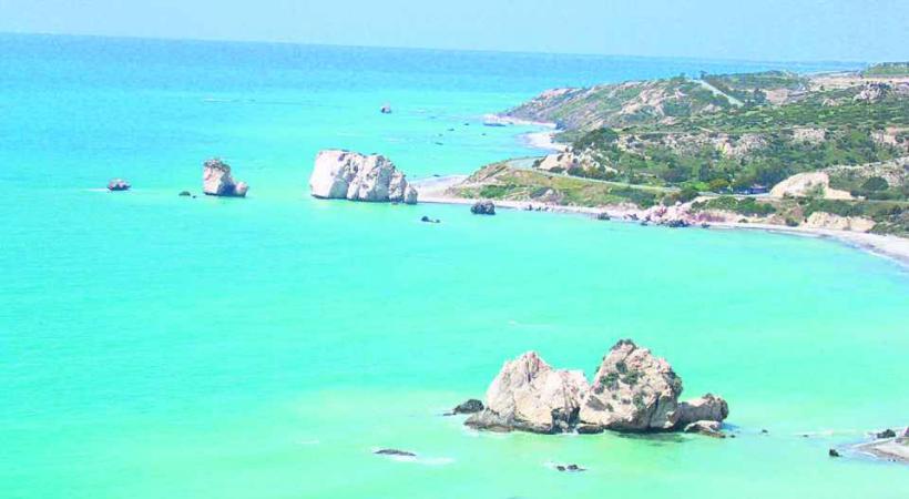 De l'écume de la mer est née la déesse de l'amour.